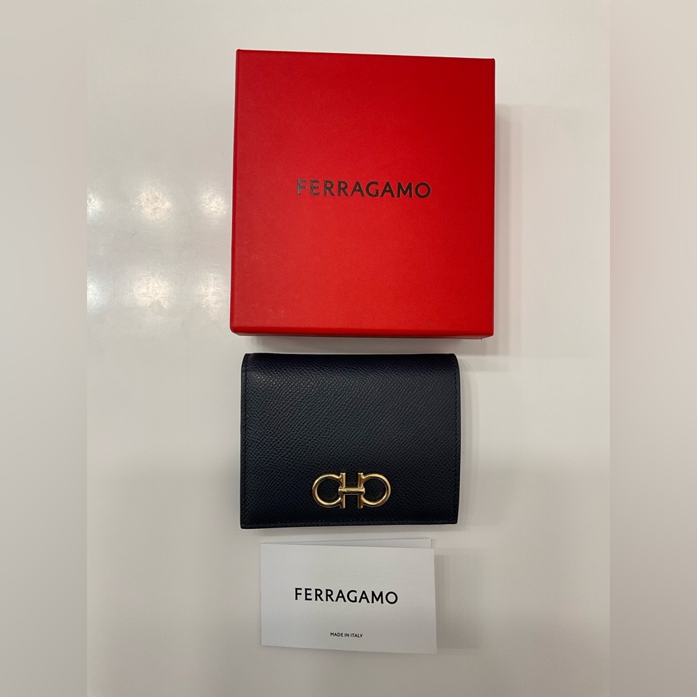 NIB Ferragamo Gancini compact wallet